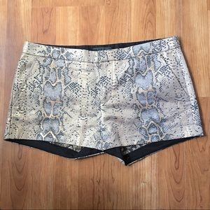 Guess Snake Print Metallic Shorts Sz 27